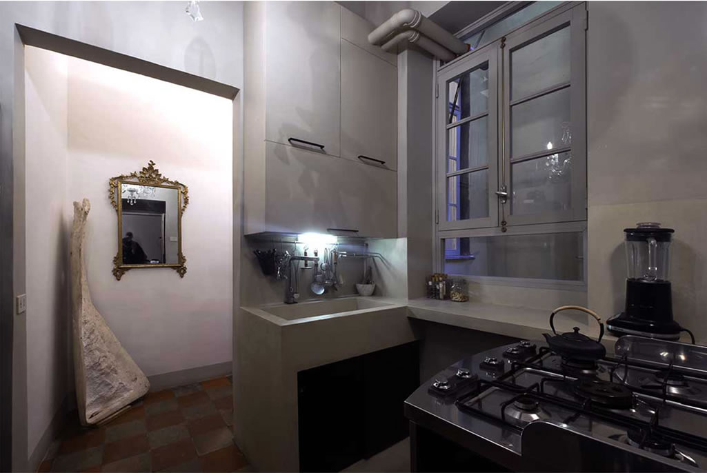 Roberto Giovagnoli, Emanuela Giovagnoli, REM-ARCHITETTURE. Appartamento al Pantheon in via dell'Arco della Ciambella. La cucina.